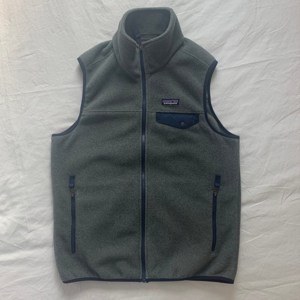 SOLD - Patagonia Men's Lightweight Synchilla® Snap-T® Fleece Vest Grey Medium